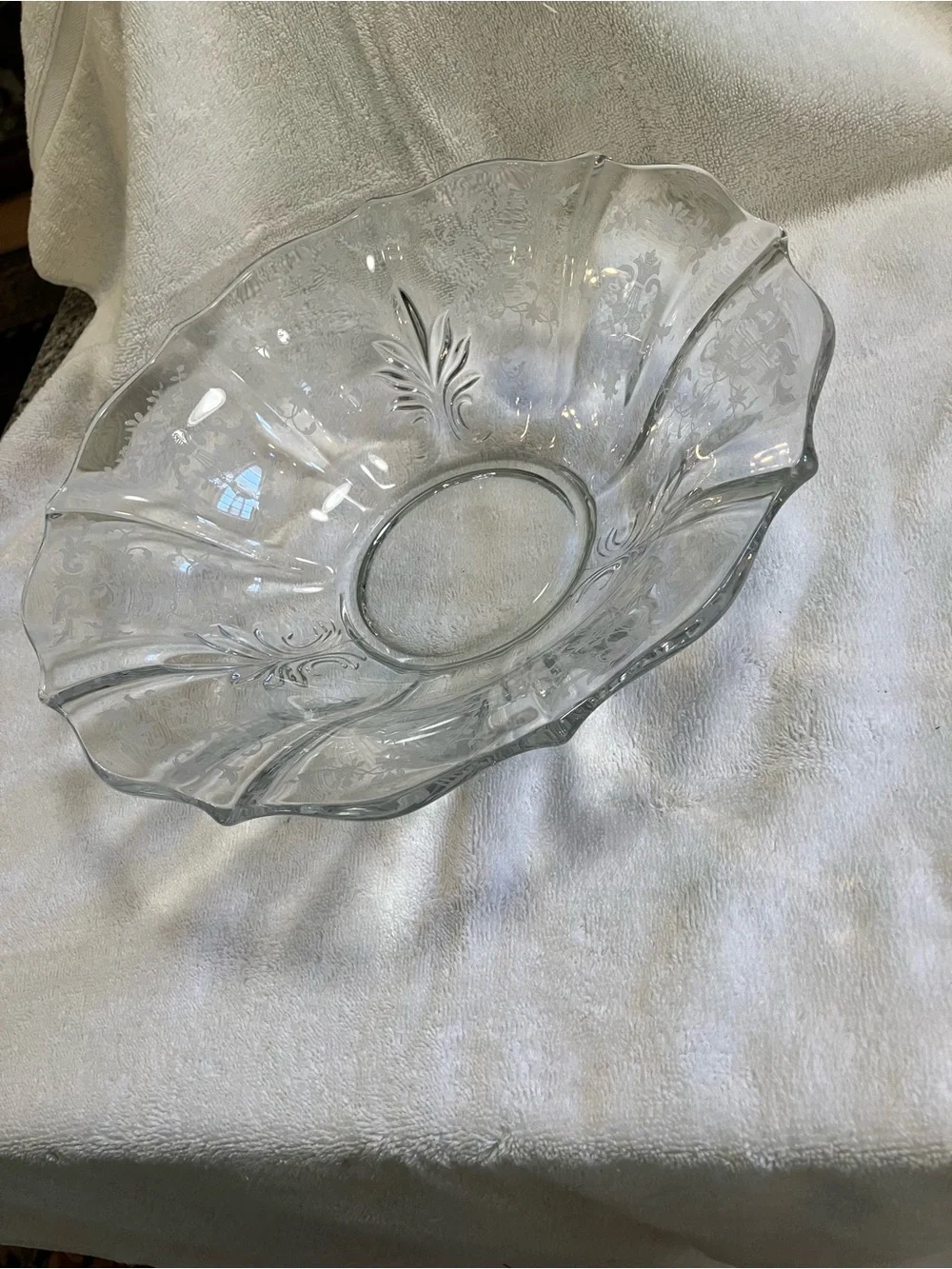 VTG Fostoria Glass Company serving bowl Baroque shape, Chintz floral etching